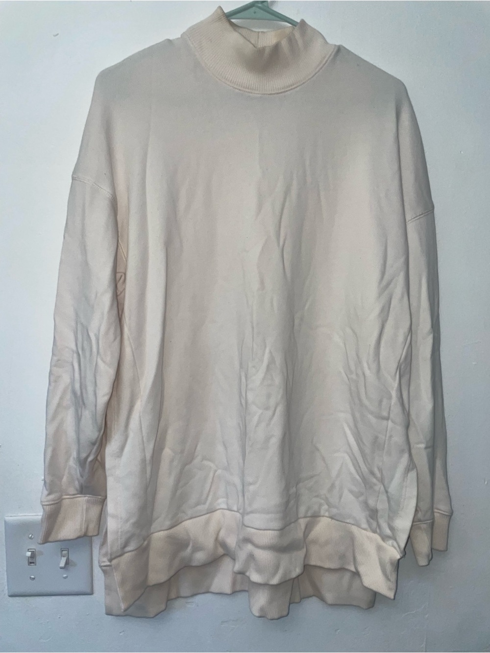 American Eagle Jegging Fit Oversized Sweatshirt Women’s Small Cream Mock Neck